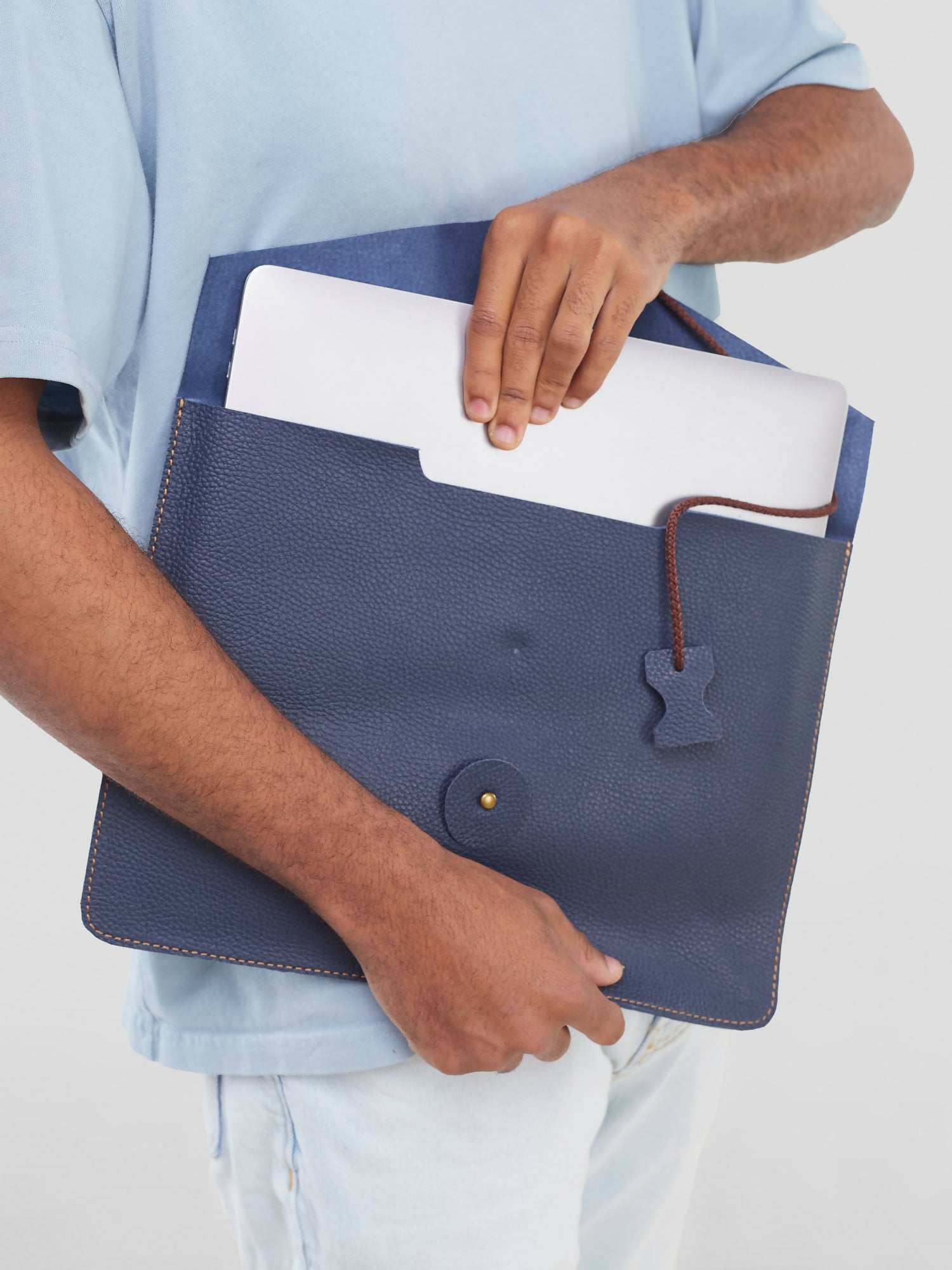 Blueberry Leather Non-padded Sleeve Bag - Blue - image 3